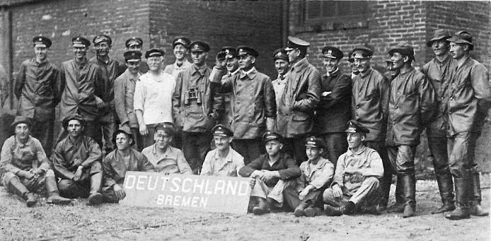 deutschland_submarine_crew_at_baltimore-694x341