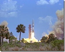 220px-Apollo_16_Launch_-_GPN-2000-000638